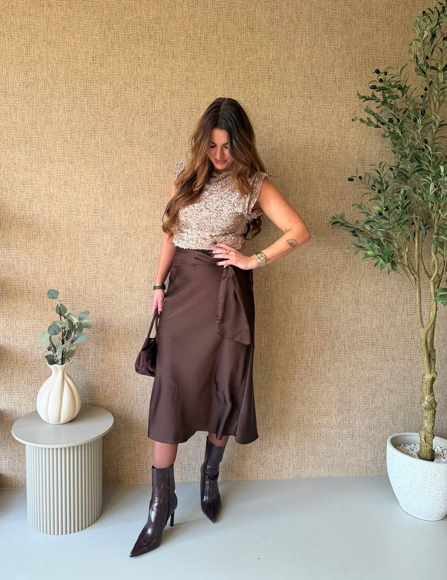 Satijnen midi rok - chocolade bruin