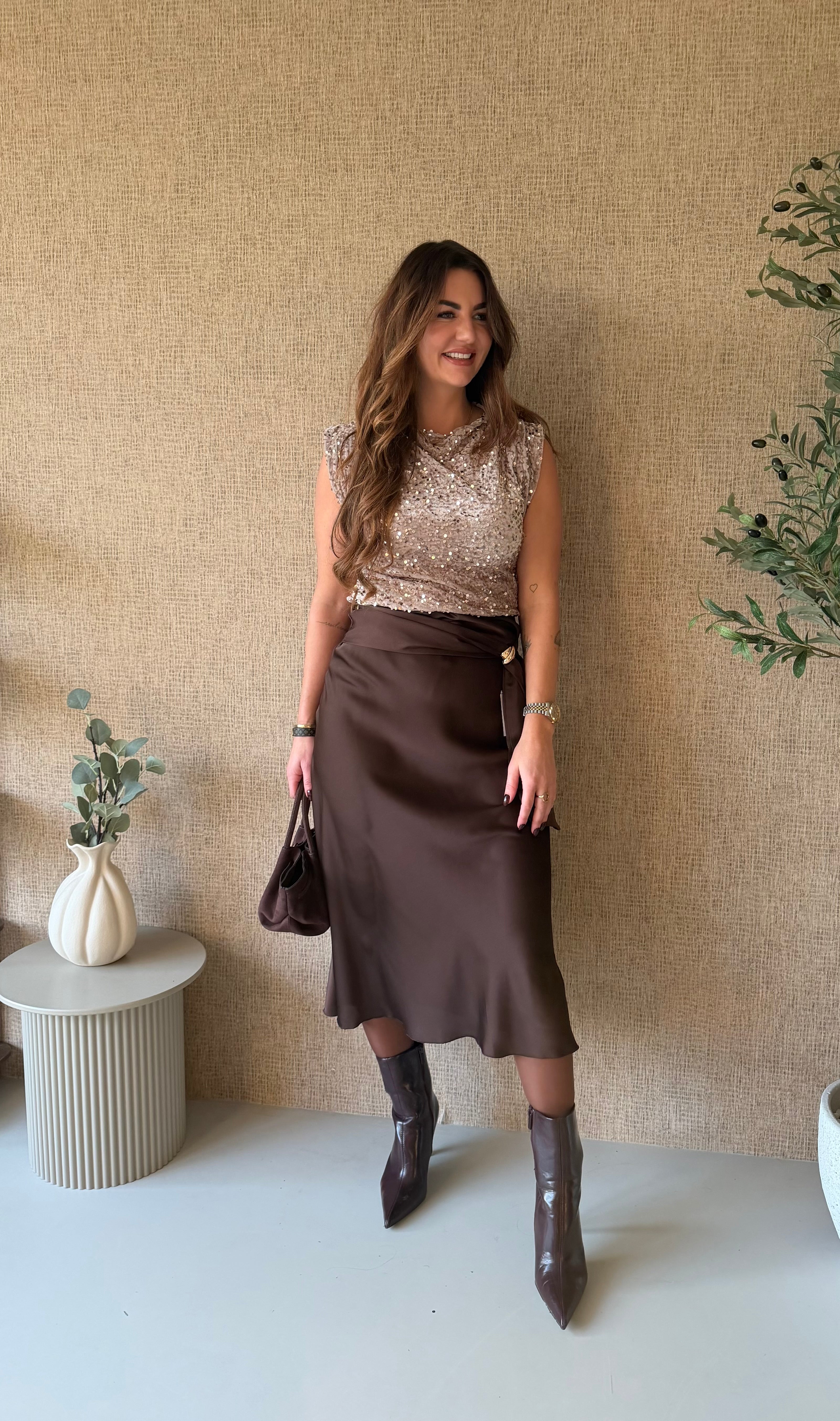 Satijnen midi rok - chocolade bruin