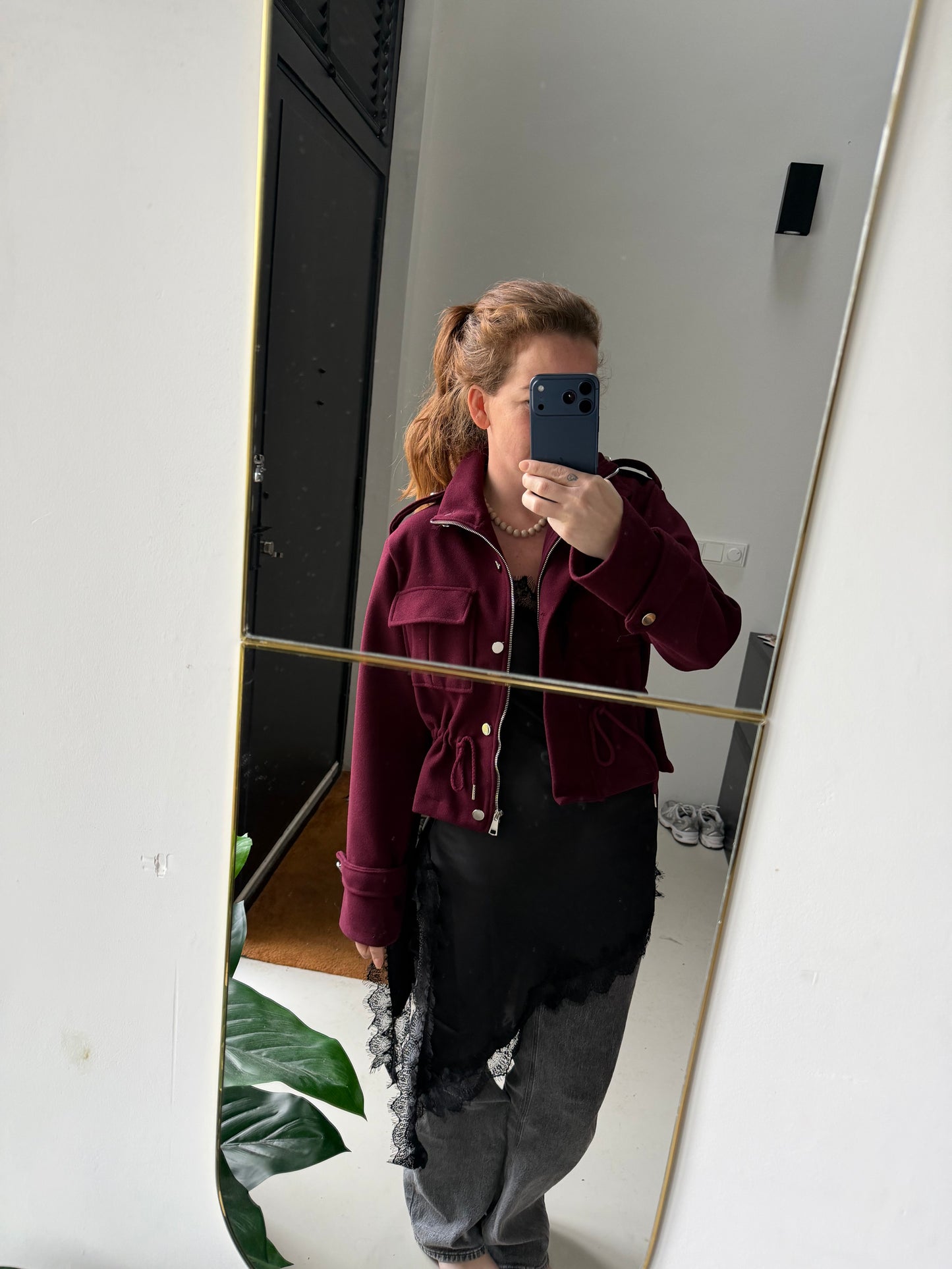 Satijnen top met kant - zwart