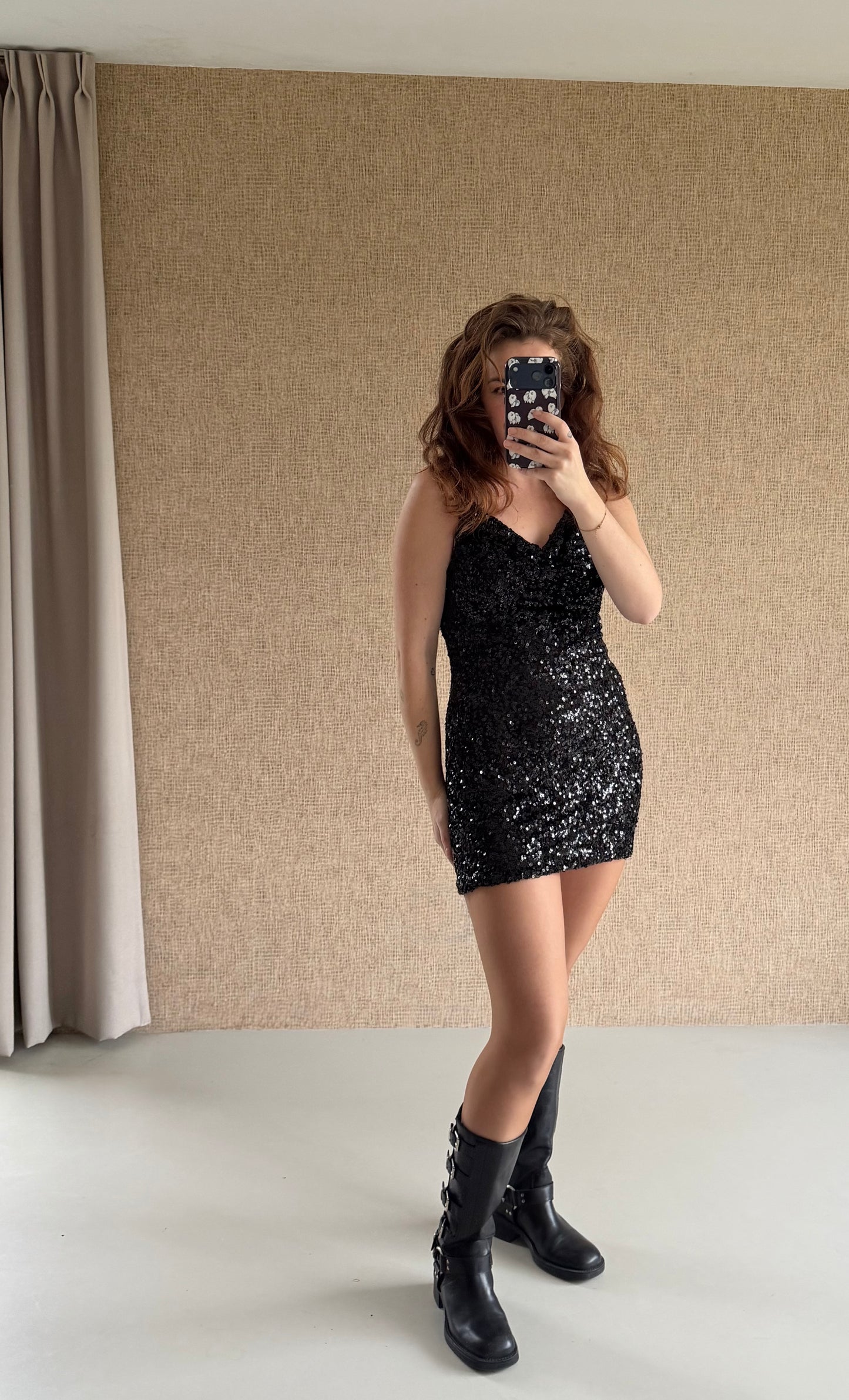 Zwart pailetten jurkje