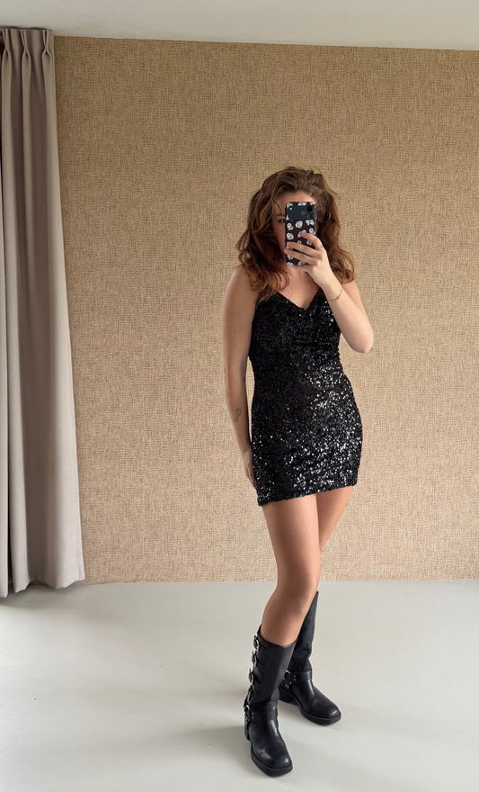 Zwart pailetten jurkje